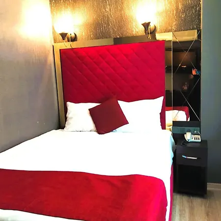 On Historical Peninsula K Aya R Oyal Istanbul