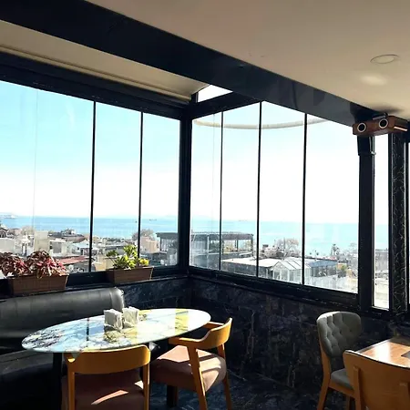 Hotel On Historical Peninsula K Aya R Oyal