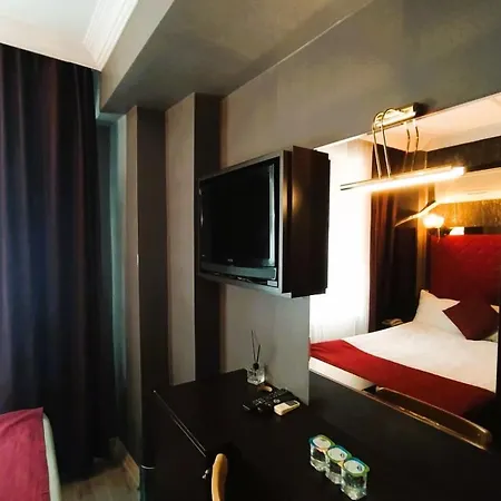 On Historical Peninsula K Aya R Oyal