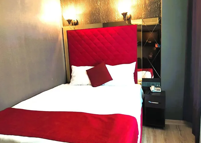 On Historical Peninsula K Aya R Oyal Stambuł