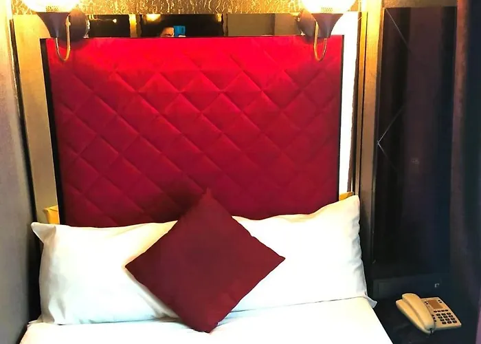 Hotel On Historical Peninsula K Aya R Oyal