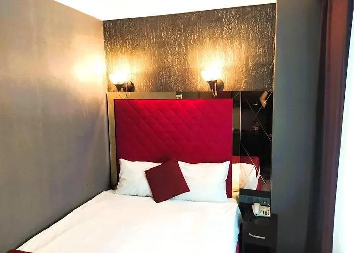 Hotel On Historical Peninsula K Aya R Oyal 3*