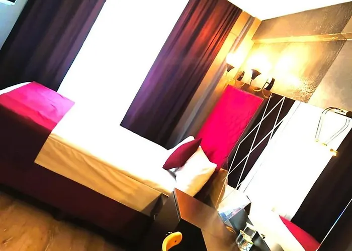 On Historical Peninsula K Aya R Oyal Stambuł