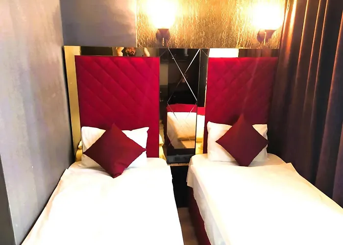 Hotel On Historical Peninsula K Aya R Oyal