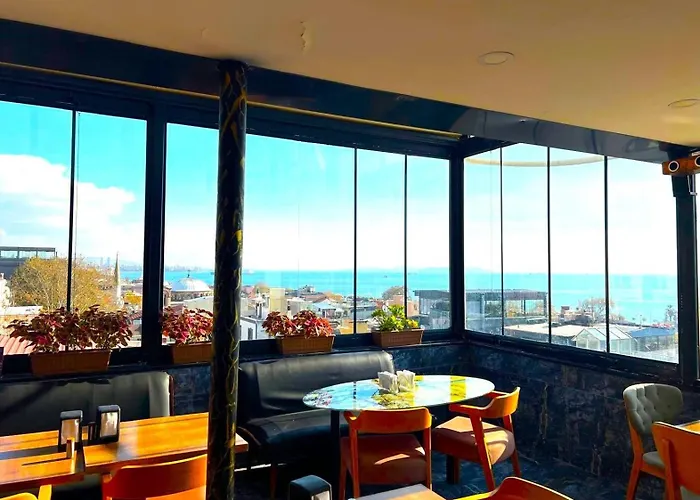 On Historical Peninsula K Aya R Oyal Stambuł