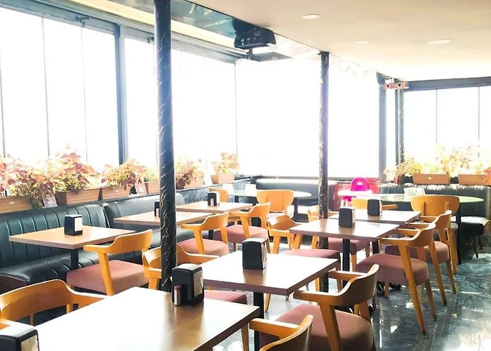 Hotel On Historical Peninsula K Aya R Oyal