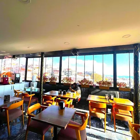 On Historical Peninsula K Aya R Oyal Стамбул